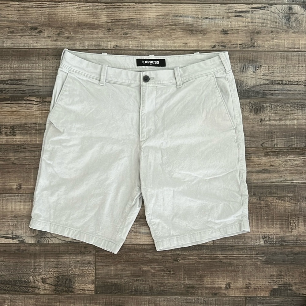 Express-Light gray men’s shorts